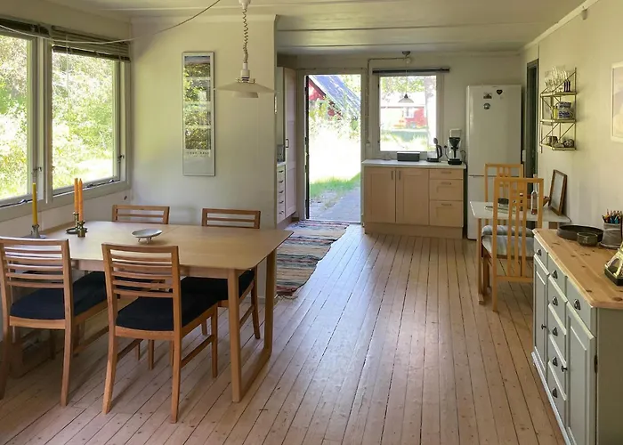 3 Bedroom Cozy In *